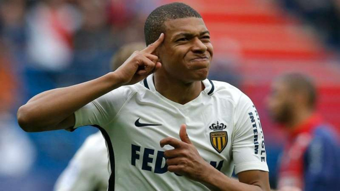 Striker AS Monaco, Kylian Mbappe, sedang naik daun dan menjadi buruan klub elite