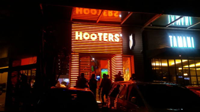 Restoran Hooters, Jakarta.