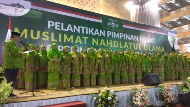 Ketum PBNU Said Aqil Siroj lantik PP Muslimat NU, di Jakarta, Selasa (28/3/2017)