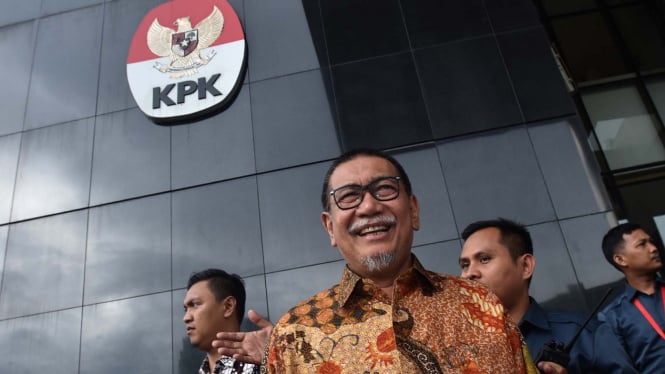 Deddy Mizwar saat serahkan LHKPN ke KPK.