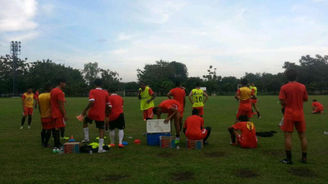 Latihan Persija Jakarta di lapangan Sutasoma