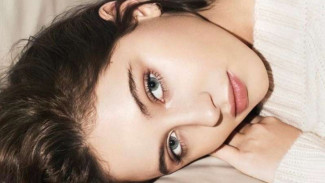 Putri Jude Law Bintangi Iklan Burberry
