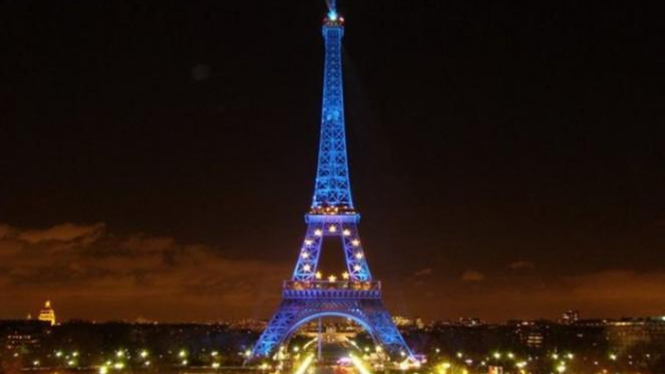 Menara Eiffel, Prancis.
