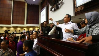 Sidang Paripurna DPD Dilanjutkan, Langsung Ricuh Lagi