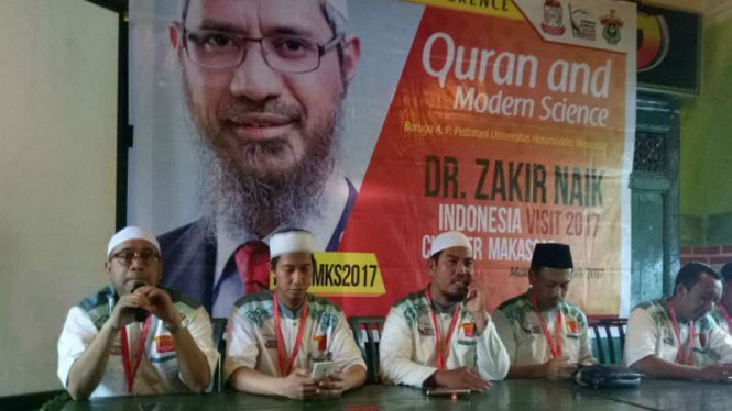 Panitia penyelenggaraan Zakir Naik Indonesia Visit 2017 di Makassar