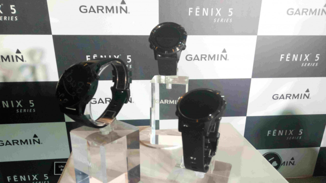 Jam tangan pintar terbaru Garmin, Fenix 5 