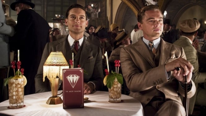 Tobey Maguire dan Leonardo DiCaprio dalam The Great Gatsby