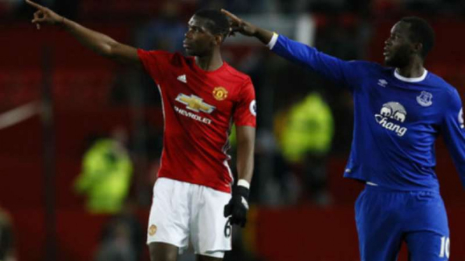 Gelandang Manchester United, Paul Pogba dan striker Everton Romelu Lukaku