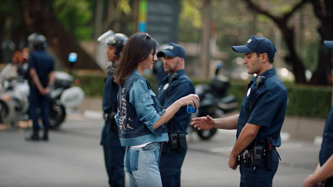Iklan Pepsi Kendall Jenner