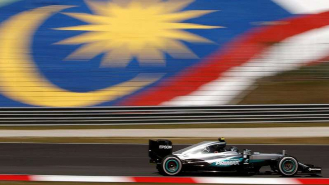 Juara dunia F1 2016, Nico Rosberg, saat mengaspal di Sepang, Malaysia.