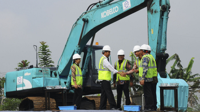 Jokowi Hadiri Ground Breaking Kereta Bandara Adi Soemarmo