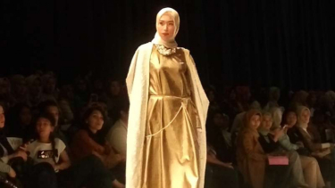 Koleksi desainer Anniesa Hasibuan.