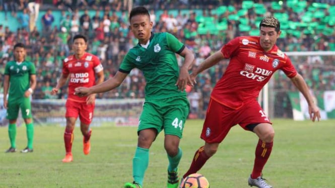 Duel PSMS Medan vs Arema FC
