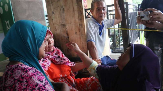 Keluarga korban pembunuhan sadis di Medan, Sumut