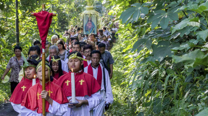Domingo para conmemorar a Palma antes de celebrar la Pascua en Indonesia