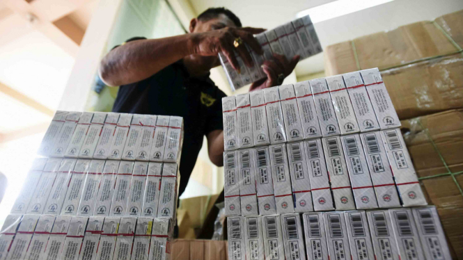 Bea Cukai Makassar Amankan 15 Juta Batang Rokok Ilegal