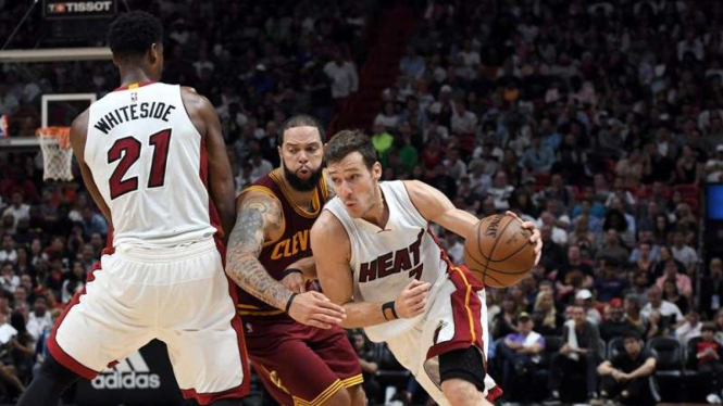Pertandingan NBA antara Miami Heat melawan Cleveland Cavaliers.