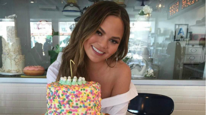 Chrissy Teigen.