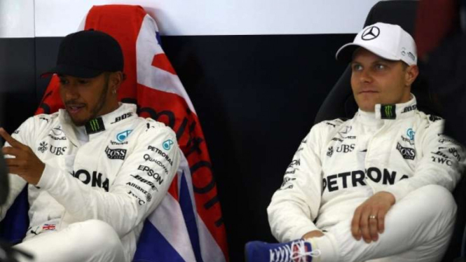 Duo Mercedes, Lewis Hamilton (kiri) dan Valtteri Bottas (kanan)