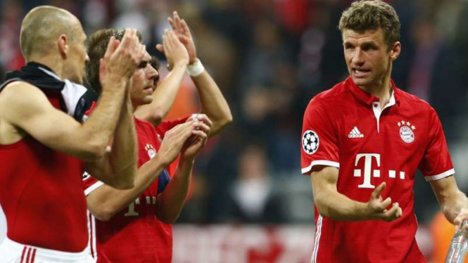 Striker Bayern Munich, Thomas Mueller (kanan)
