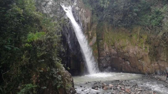 Cunca Lewe Air Terjun Ketiga di Kecamatan Lelak, Flores