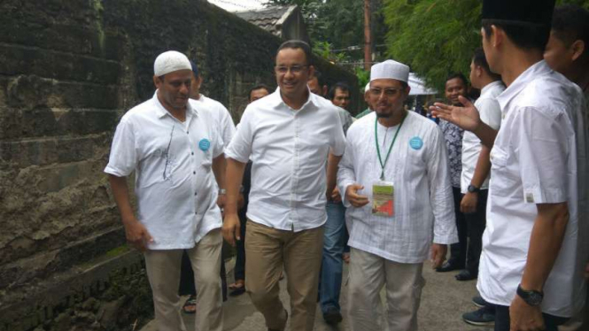 Calon gubernur DKI Jakarta, Anies Baswedan saat kampanye di Duren Sawit, Jaktim.