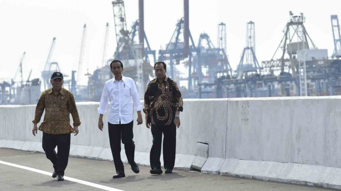 Presiden Jokowi Resmikan Jalan Tol Akses Pelabuhan Tanjung Priok