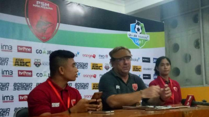 Pelatih PSM Makassar, Robert Rene Albert di jumpa pers usai laga kontra Persela