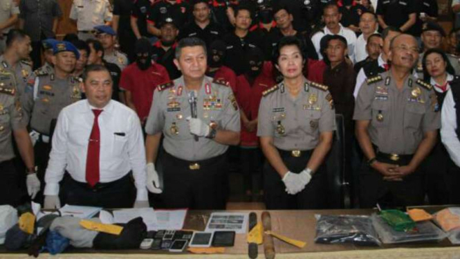 Kepala Polda Sumatera Utara, Inspektur Jenderal Polisi Rycko Amelza Dahniel, dalam konferensi pers di Medan pada Senin, 17 April 2017.