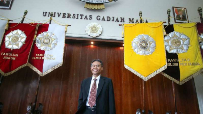 Rektor baru UGM Panut Mulyono