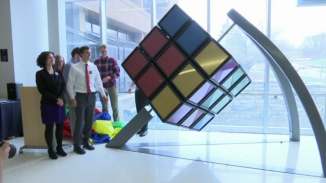 Rubiks Raksasa
