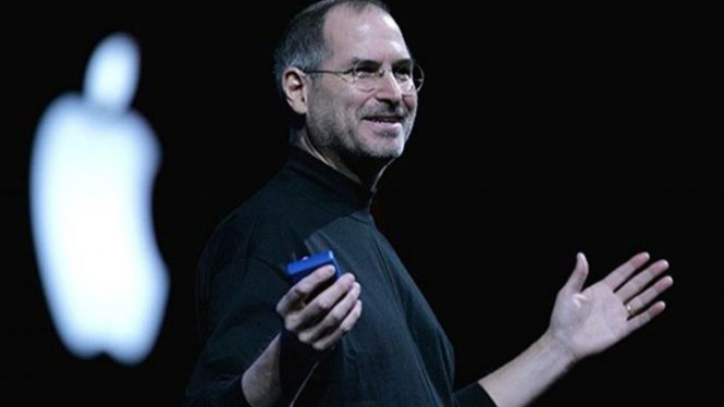Pendiri Apple, Steve Jobs, saat merilis iPhone perdana.