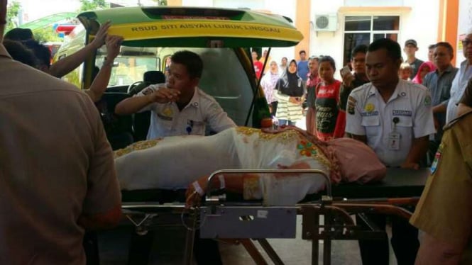 Seorang korban tembak polisi saat razia kendaraan di Kota Lubuk Linggau Sumatera Selatan, Selasa (18/4/2017)
