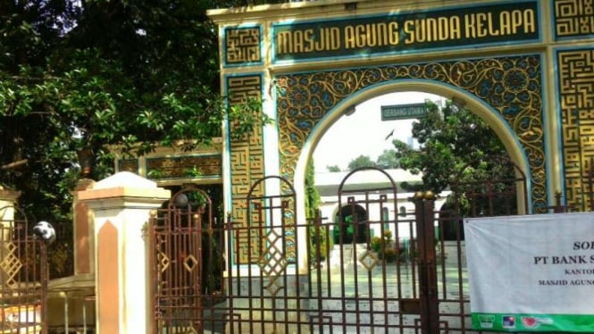 Masjid Sunda Kelapa sepi 