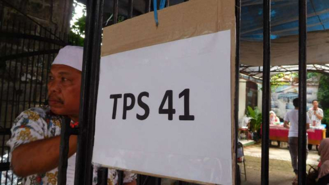 Tempat Pemungutan Suara (TPS) 41 Kampung Sumur Klender, Jakarta Timur,