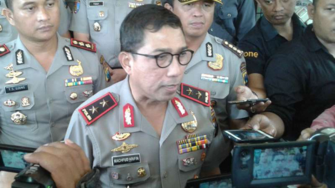 Kepala Polda Jawa Timur, Inspektur Jenderal Polisi Machfud Arifin, dalam konferensi pers di Malang pada Rabu, 19 April 2017.