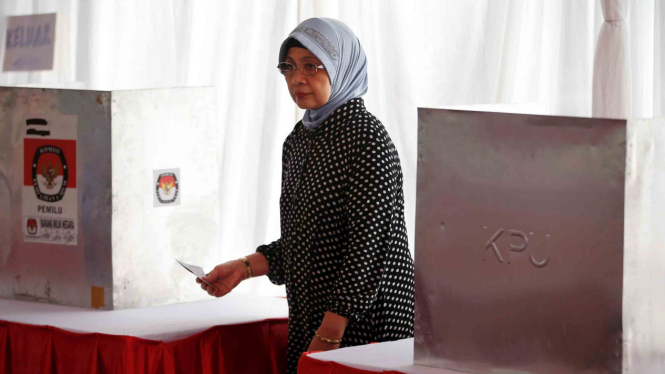 Warga DKI Jakarta Lakukan Pemungutan Suara Pilkada Putaran Kedua