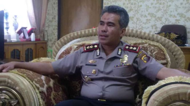 Kepala Polres Lubuk Linggau, Ajun Komisaris Besar Polisi Hajat Mabrur, berbicara kepada wartawan tentang insiden penembakan warga pada Rabu, 19 April 2017.