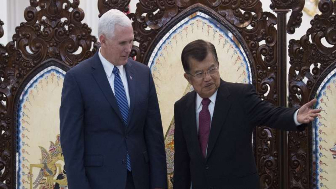 Wapres Jusuf Kalla bersama Wapres AS Mike Pence