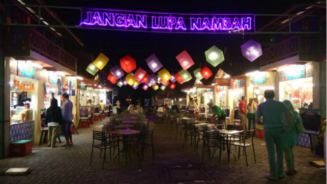 Pesta kuliner Pasar Senggol di Summarecon Bekasi.