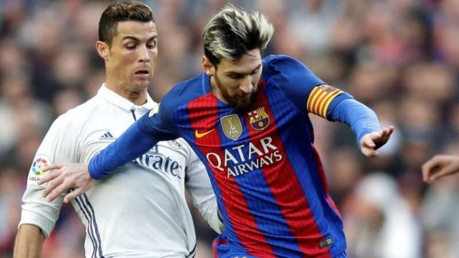 Cristiano Ronaldo (kiri) dan Lionel Messi