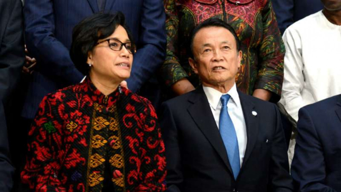 Menkeu RI Sri Mulyani (Kiri)  dan Menkeu Jepang Taro Aso (Kanan)