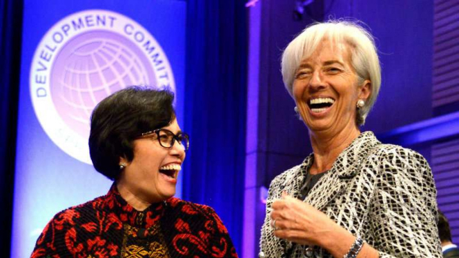 Managing Director IMF Christine Lagarde (kanan) dan Menkeu Sri Mulyani (kiri).