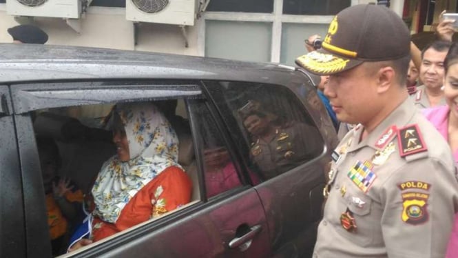 Kapolda Sumsel melepas para korban penembakan Brigadir K.