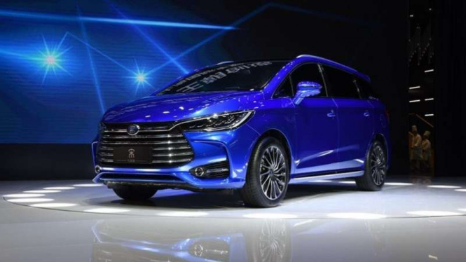 All new BYD Song7.