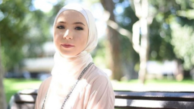 Image result for hijab tengah panas