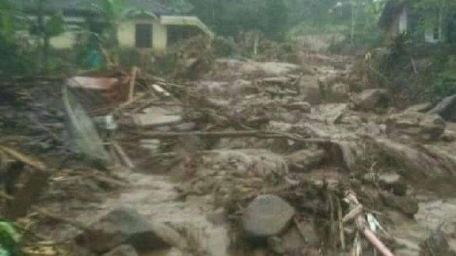 Kondisi pemukiman di Magelang yang diterjang banjir bandang.