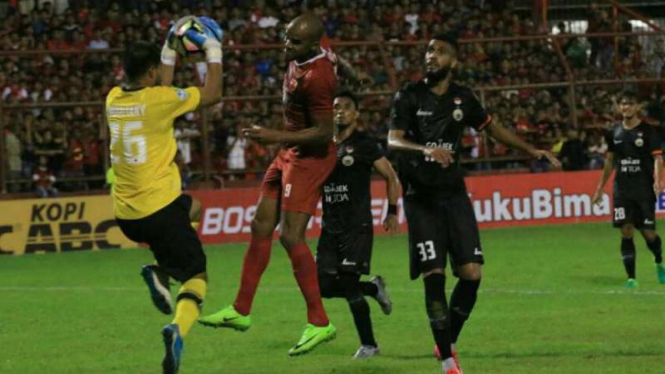Duel PSM Makassar vs Persija Jakarta