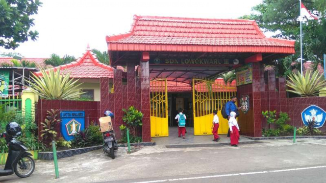 Pintu gerbang SD Negeri Lowokwaru III Kota Malang Jawa Timur, Selasa (2/5/2017)