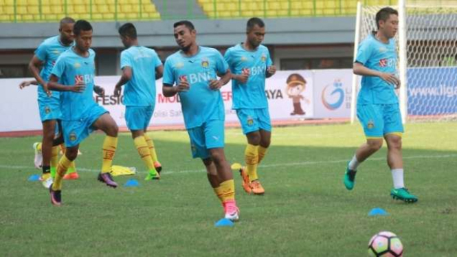 Suasana latihan Bhayangkara FC